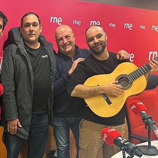 El 'Chaman Rumbero' arrasa cantant aquesta nadala!