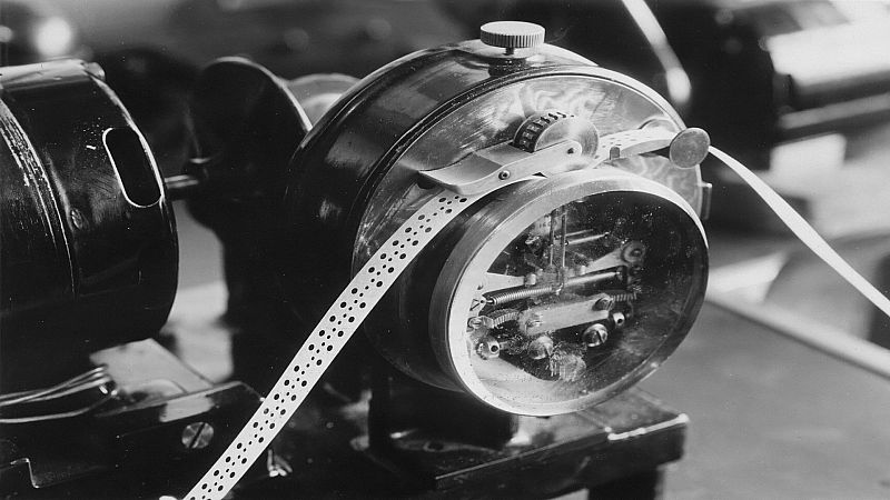 A lo loco y con patines - Mensajes telegráficos y concisos - 05/12/25 - A lo loco y con patines | Escuchar