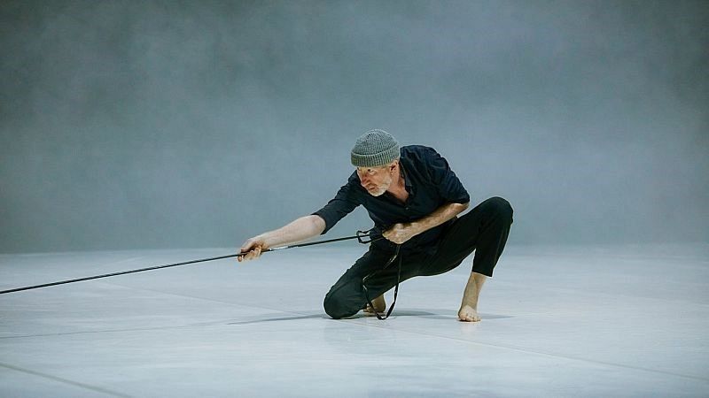 ‘Eterna’, un viatge atemporal al Mercat de les Flors - De nit | Escoltar