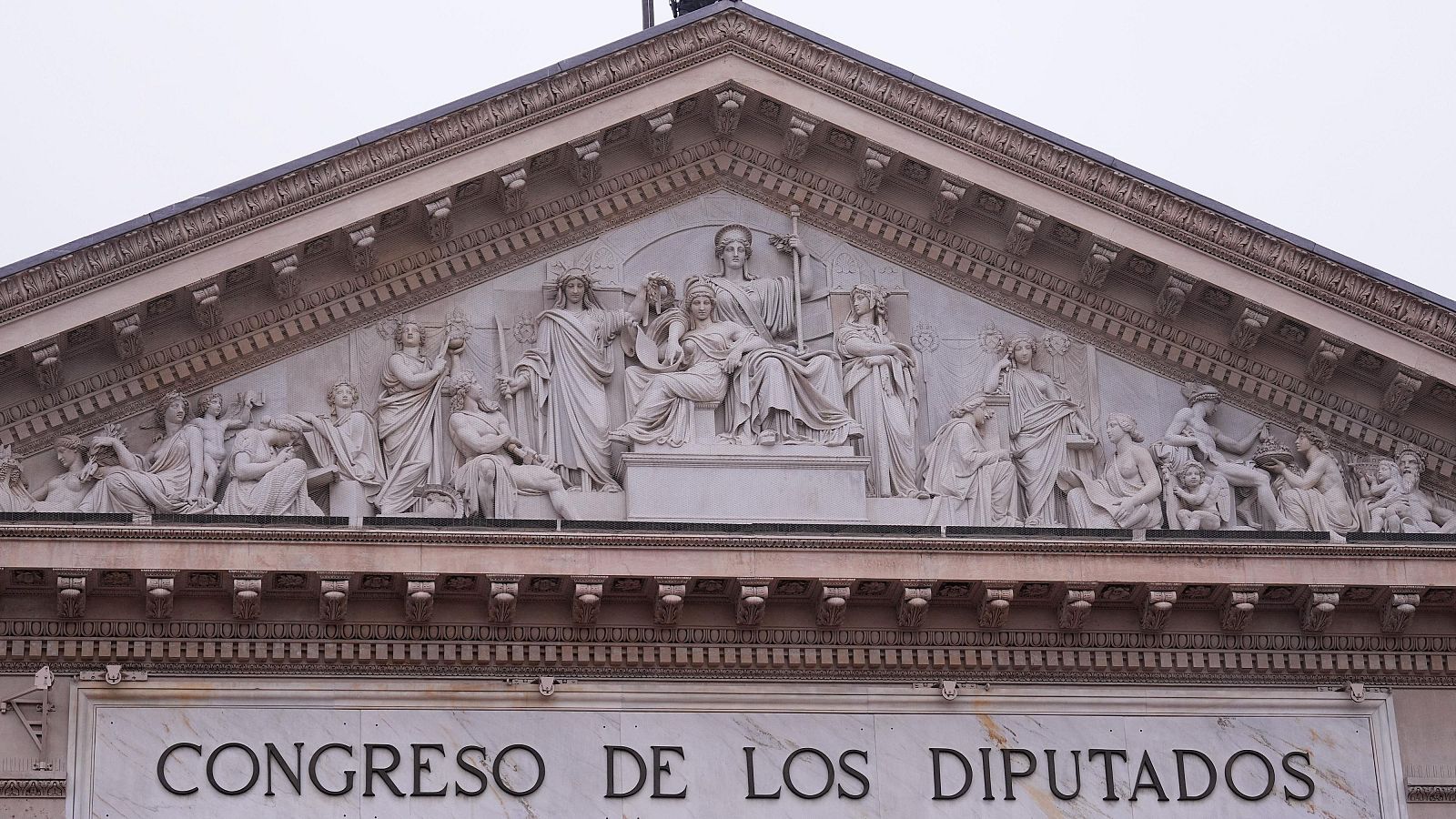 José Zaragoza (PSOE),  Cuca Gamarra (PP), Pepa Millán (VOX) y Verónica Barbero (SUMAR) en el Día de la Constitución - Parlamento - Radio 5 | Escuchar