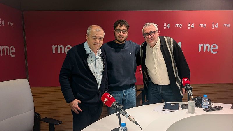 Efectve: entrevistem al veter� periodista i professor, Antoni Esteve - S�n 4 dies | Escuchar