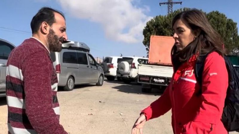 Siria echa la vista atrás un año después de la huida de Al Asad - Las mañanas de RNE | Escuchar