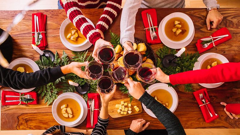 Protegemos tu privacidad - Las fotos de la cena de navidad en el trabajo -12/12/25 - Escuchar ahora