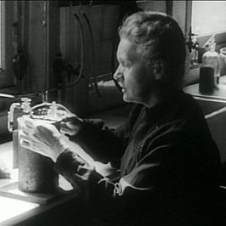 Marie Curie y el resplandor mortal