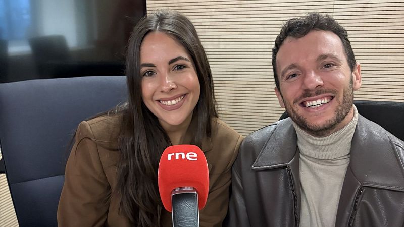 Juan Carlos Avecilla y Marta Gálvez - A compás | Escuchar