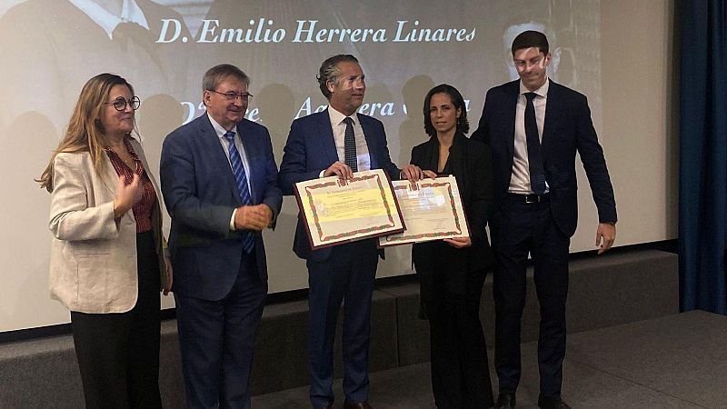 Más cerca - El ingeniero que diseñó la primera escafandra del espacio - Escuchar ahora