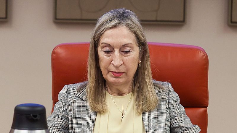 Ana Pastor: "Los políticos tienen que ser personas que den ejemplo" - Las mañanas de RNE | Escuchar