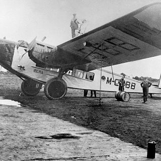 1927: Llega la aviación comercial