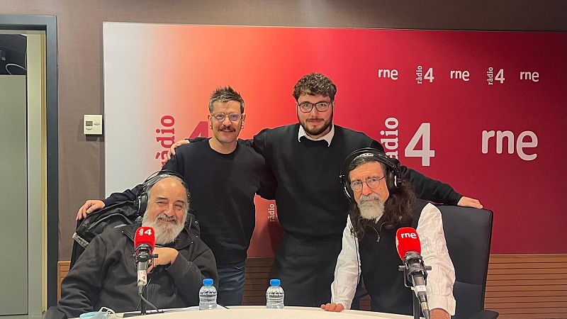 49� ANIVERSARI DE R�DIO 4. La hist�ria de R�dio 4 amb els seus protagonistes - S�n 4 dies | Escuchar