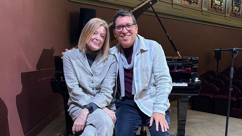 No es un día cualquiera - Acústico con Pepe Rivero | Escuchar