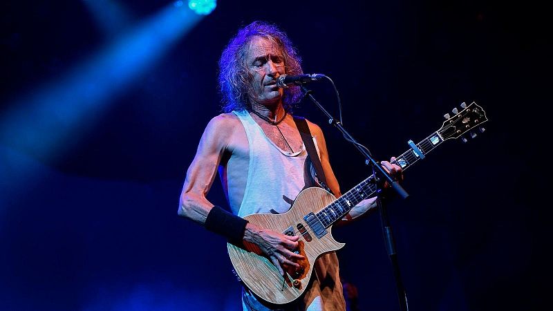 Protagonistes de la setmana: Robe Iniesta, �nima d'Extremoduro - S�n 4 dies | Escuchar