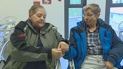 Carmen y Bego�a: una historia de amor a los 73 a�os - Mediod�a en RNE | Escuchar