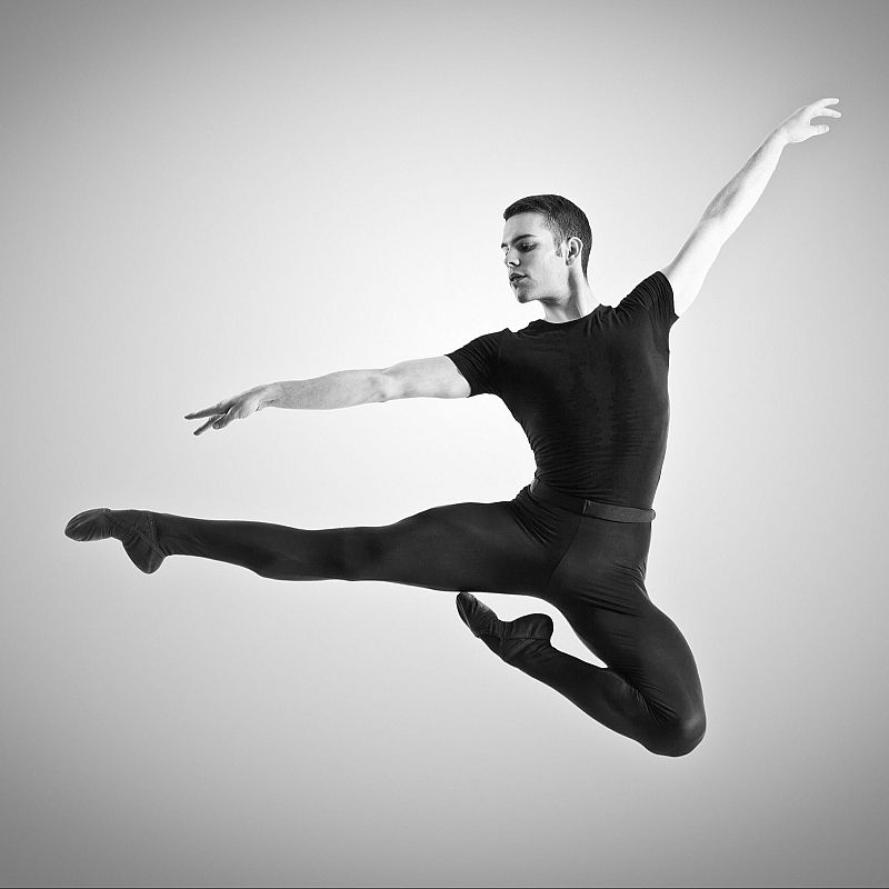 Ramon Tort, director d'Omega Wants to Dance: "Ballar ens desinhibeix" - L'Entrellat | Escoltar