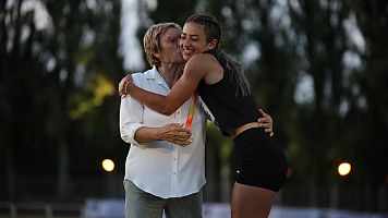Albina Gallo, pionera del atletismo en Espa�a, da el testigo a su nieta Luc�a Carrillo