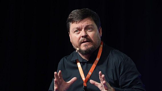 Ram�n Arn�: "Les xarxes no s�n dolentes, el que falta �s educaci� i protecci�"