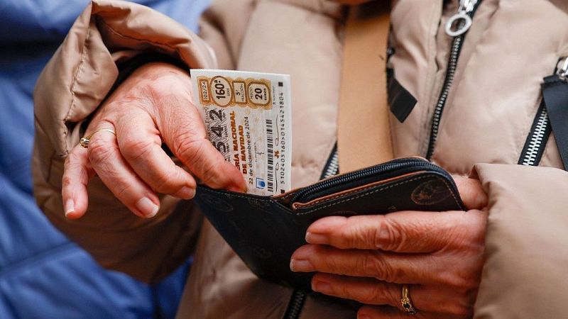 Y tú, ¿por qué compras Lotería de Navidad? - 7 días | Escuchar