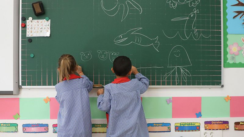 'El país de la pizarra', una ficción sonora de RNE - El ojo crítico | Escuchar