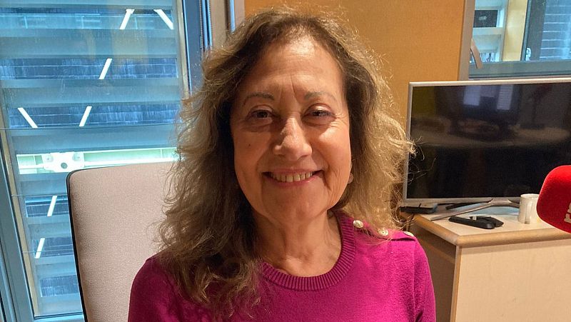 No es un día cualquiera - Asignatura pendiente con Francisca Molero - No es un día cualquiera | Escuchar