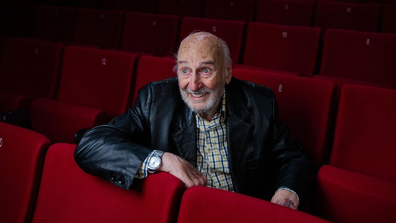 No es un día cualquiera - Tertulia de maduritos interesantes | Escuchar