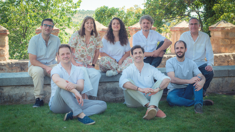 Periplos irradiantes - Tradición e instrumentos sinfónicos: Free Folk y otros - Periplos irradiantes | Escuchar