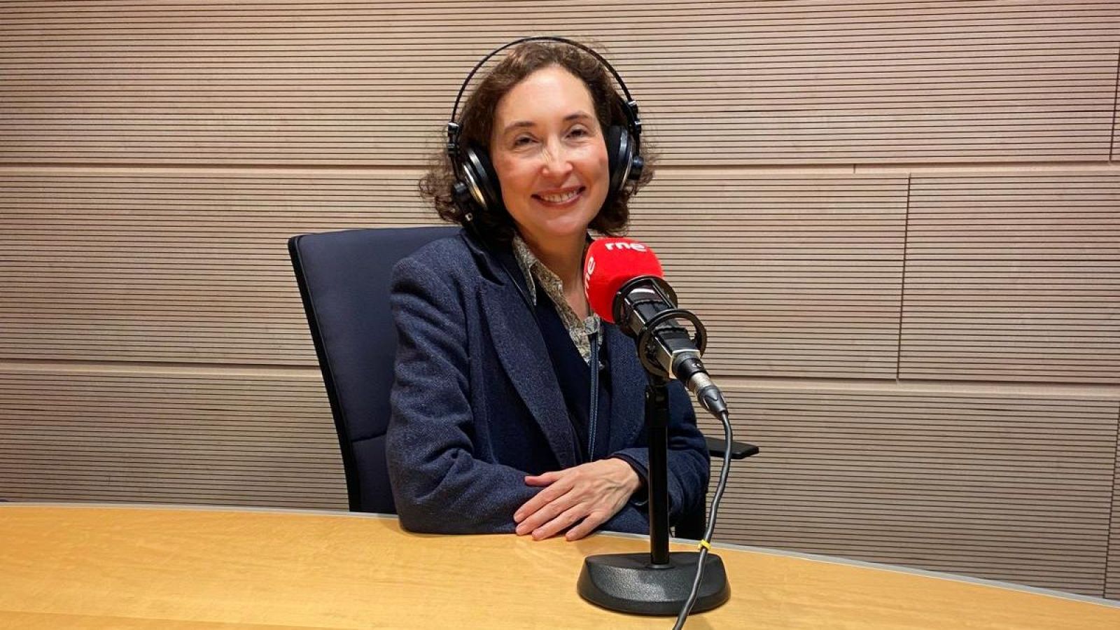 Elsa Punset y el regalo, uno de los lenguajes del amor - Especiales RNE | Escuchar