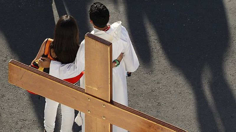 El sorgiment del Catolicisme entre joves - De nit | Escoltar