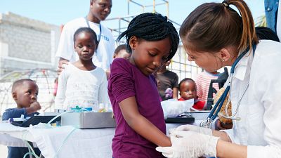 Unos 1000 voluntarios prestan atención sanitaria en África