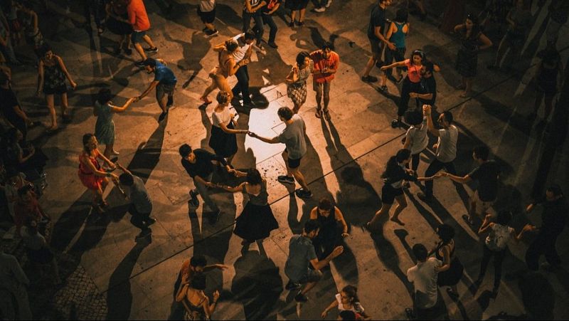 Orquesta de baile - Noel, Les petits chanteurs de Chaillot - 24/12/25 - Orquesta de baile | Escuchar