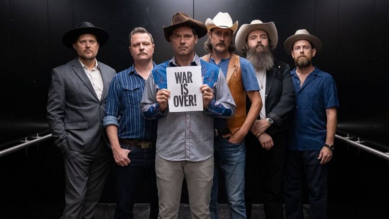 Sin Rodeos - Old Crow Medicine Show celebra la Navidad cantando a John Lennon - 24/12/25 - Escuchar ahora