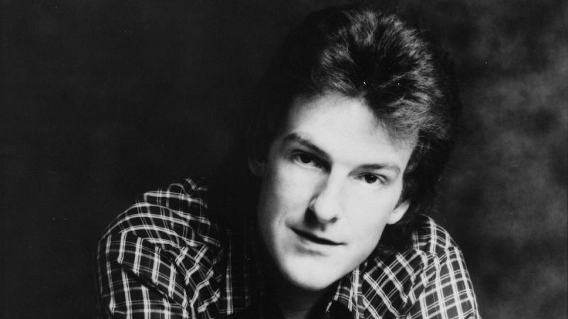 Sin Rodeos – El compositor Paul Kennerly publica un doble disco de maquetas – 26/12/25 - Escuchar ahora