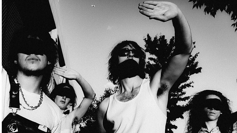 33 revoluciones por domingo - Suede, The Divine Comedy y Superchunk - 28/12/25 - Escuchar ahora