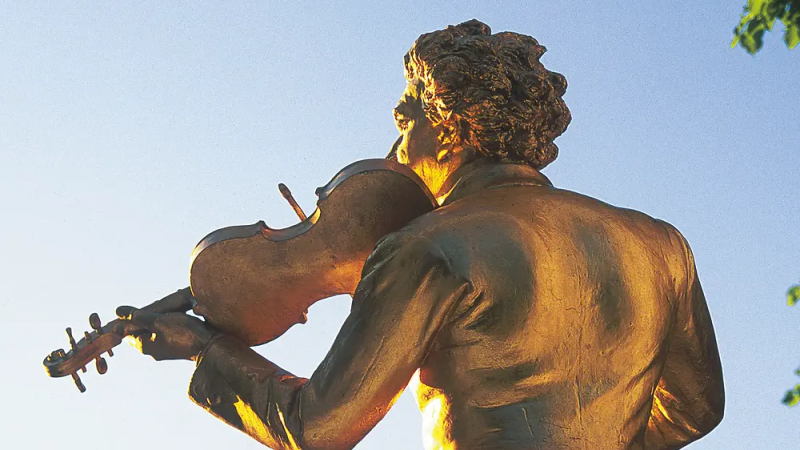 Vamos al cine - El a�o del vals (y IX): Johann Strauss - 28/12/25 - Vamos al cine | Escuchar