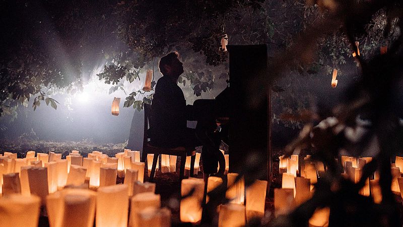 Radar Cl�sico - 1 piano y 200 velas: la m�sica encuentra el camino - 30/12/25 - Radar cl�sico | Escuchar