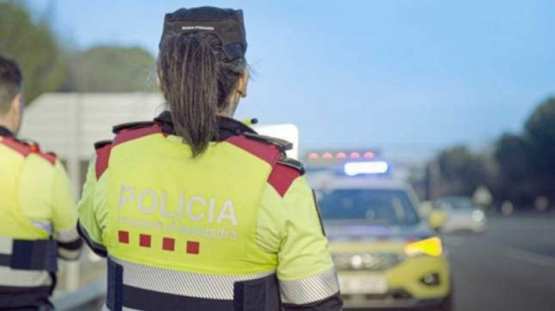 El mat� de R�dio 4 - Guillem Ramos-Salvat: Trets a l'aire enmig de l'AP-7 per aturar i robar un cotxe - El mat� de R�dio 4 | Escoltar