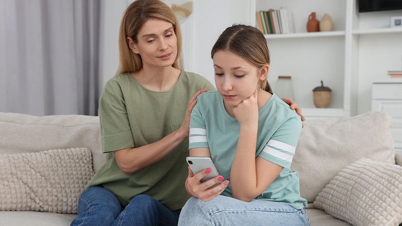 Seguridad del internauta - Educar con el ejemplo para frenar el ciberacoso - 01/01/26 - Escuchar ahora