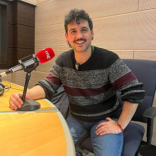 Fran Perea desaparece en su nuevo �lbum en favor de los personajes