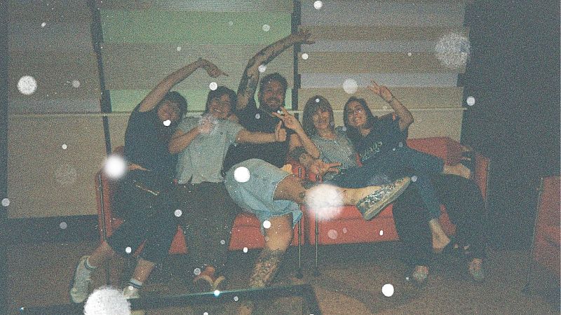 Efecto doppler - Oda a diciembre en fin de a�o - 31/12/25 - Efecto Doppler | Escuchar