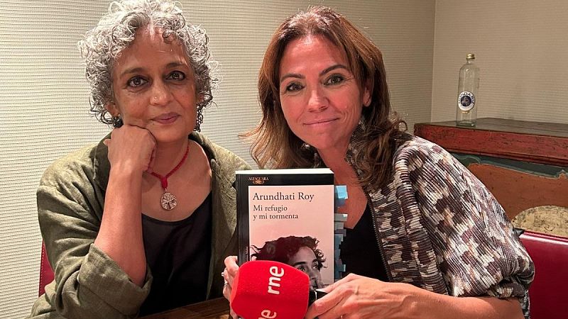 Libros de arena - Arundhati Roy y 'Mi refugio y mi tormenta' - Escuchar ahora