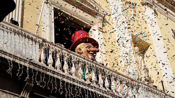 L'Home dels Nassos torna a omplir la plaça de la Font