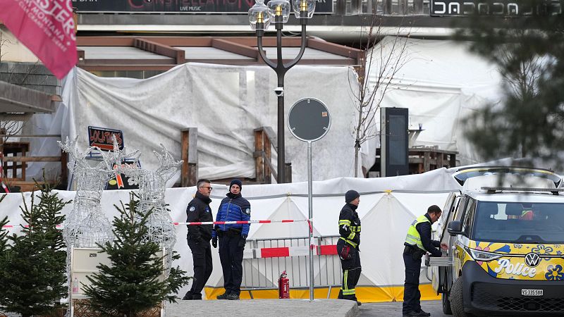 Crónica internacional - Suiza tardará varios días para identificar los cadáveres en Crans-Montana