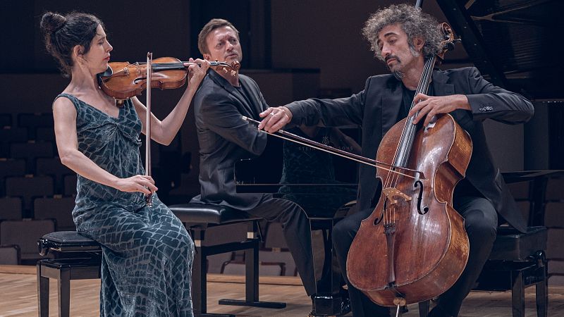 Fila cero - De Torres a Schubert con el Tr�o Eli�n + - 04/01/26 - Fila cero | Escuchar