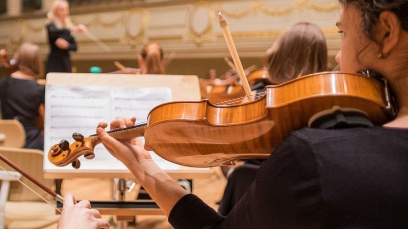 Andante con moto - Agrupaciones y solistas de cuerda - 04/01/26 - Andante con moto | Escuchar