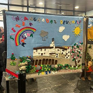 Jaén - Exposición enganchadas de un hilo