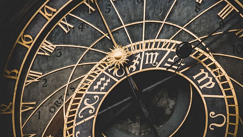 El pliegue del tiempo - La radio seg�n Joaqu�n Turina - 05/01/26 - El pliegue del tiempo | Escuchar