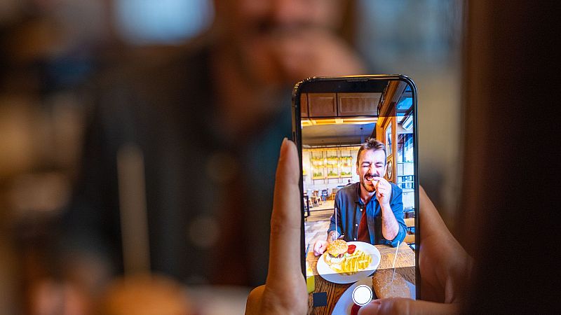 Ágora 3.0 - Vivir para figurar - Escuchar ahora