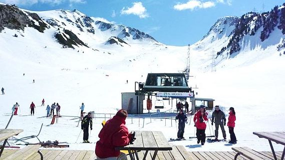 Nadal de rècord al Pirineu: augment del 22% d’esquiadors i ocupació hotelera al màxim