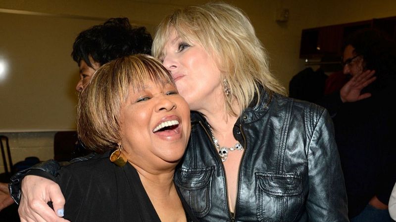 Sin rodeos - Lucinda Williams y Mavis Staples cantan juntas a Bob Marley - 07/01/26 - Escuchar ahora