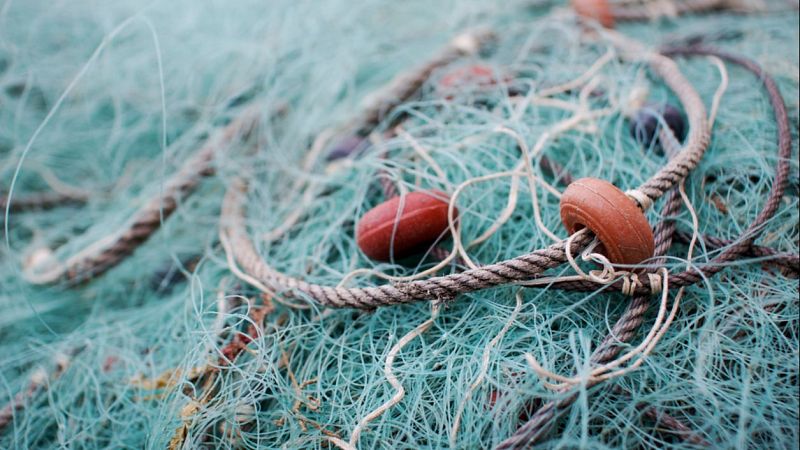 Redes de pesca recicladas para construir coches - Españoles en la mar | Escuchar