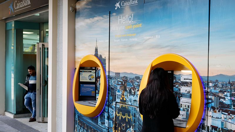 El Gobierno pone freno a los intereses abusivos del crédito al consumo - 24 horas | Escuchar