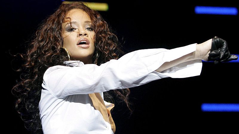 Rebobinando - Rihanna, "A Girl Like Me" - 12/01/26 - Escuchar ahora